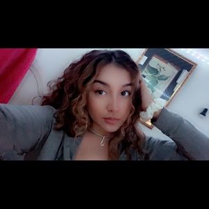 Meet your Posher, Isabel